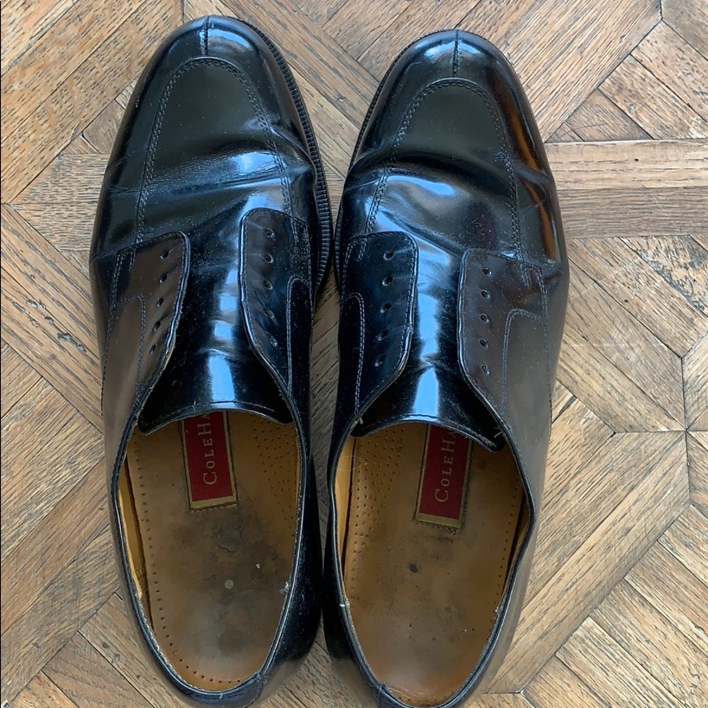 Men’s black dress shoe